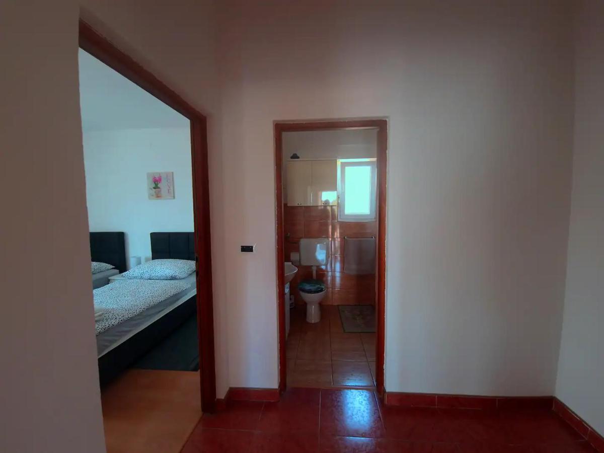 Apartments In Rijeka, Free Parking And Large Terrace, 15Min Drive From The Beach Exterior foto
