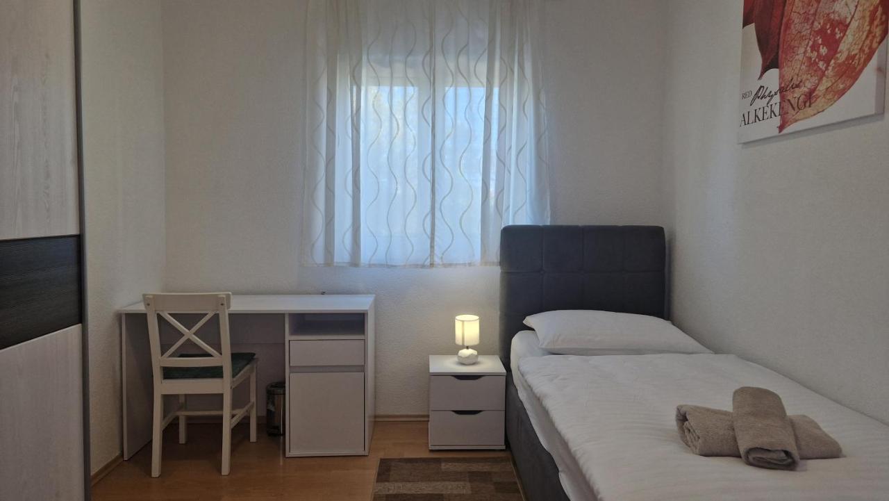 Apartments In Rijeka, Free Parking And Large Terrace, 15Min Drive From The Beach Exterior foto