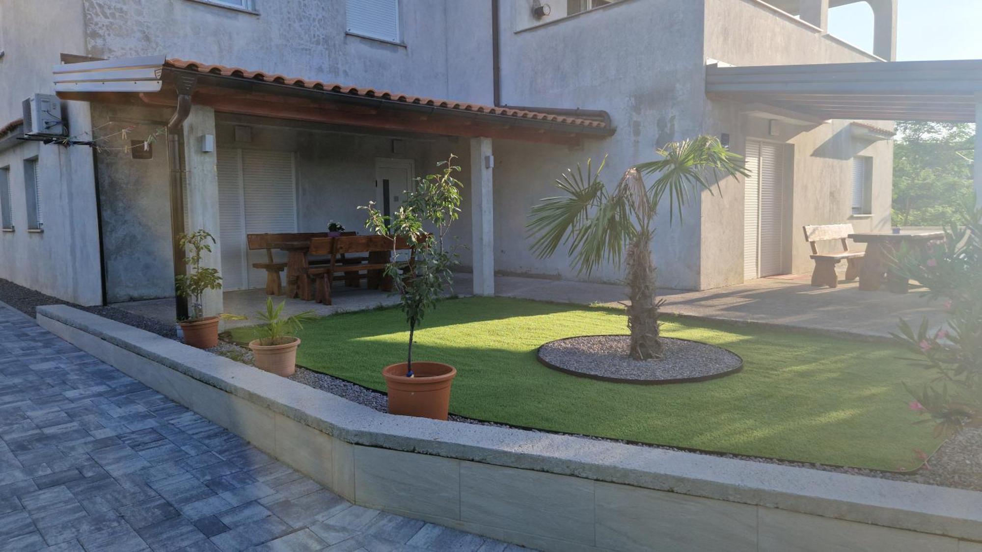 Apartments In Rijeka, Free Parking And Large Terrace, 15Min Drive From The Beach Exterior foto